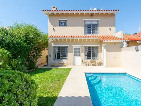 VENTA CASA 5 AMBIENTES MORON