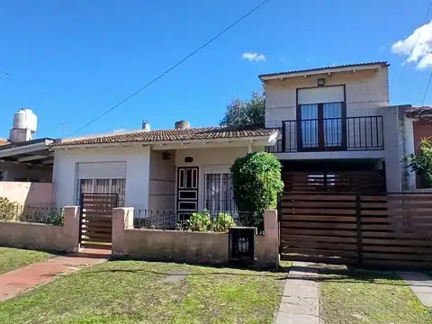 VENTA CASA 3 AMB + DPTO 2 AMB Y PARQUE, FARO NORTE