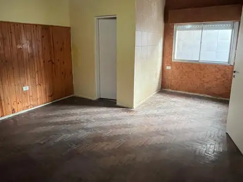 Alquiler PH de dos ambientes grandes con patio