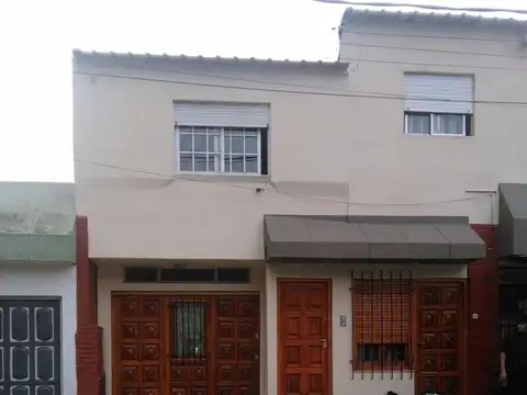 VENTA PH 4 AMBIENTES HAEDO PATIO LAVADERO