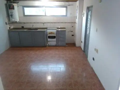 Depto Tipo Casa 4 ambientes con 1 baño