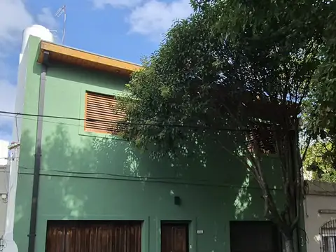 Excelente chalet impecable 3 dormitorios y play