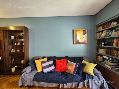 Marcelo T de Alvear al 1300 entre Uruguay y Talcahuano