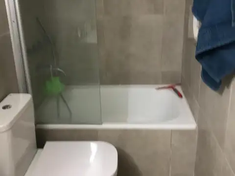 Casa 6 ambientes con 2 baños