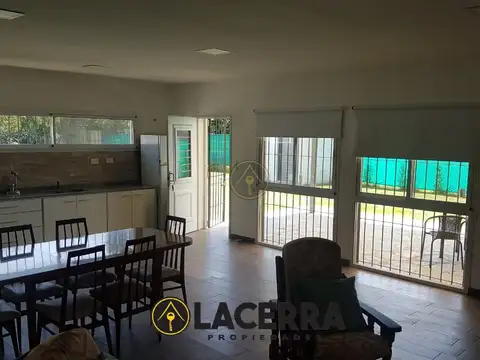 Casa en alquiler 3 ambientes con Pileta!