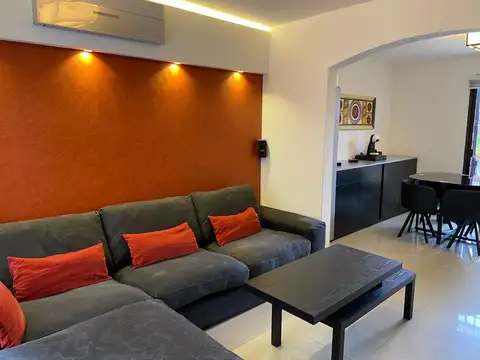 Depto Tipo Casa en Alquiler de 3 ambientes