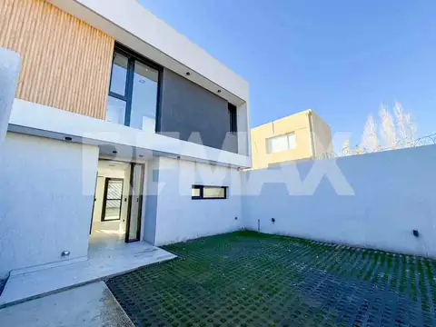 Casa en Venta en Neuquen, USD 275.000
