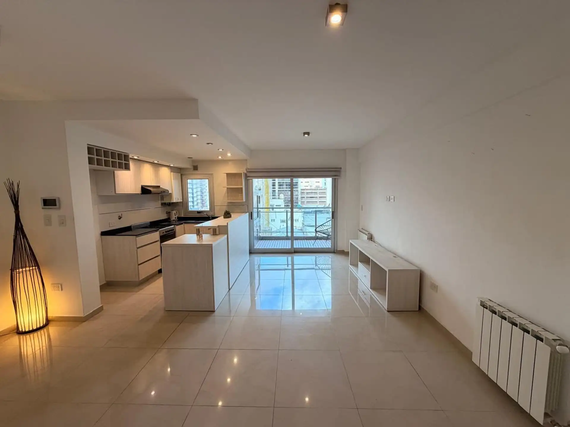 MODERNO 2 AMBIENTES EN VENTA ZONA CENTRO