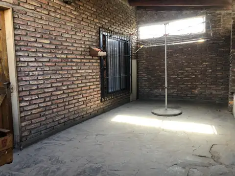 Casa 3 ambientes con 1 baño