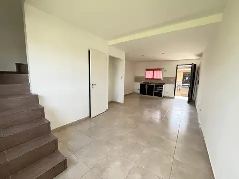 Depto Tipo Casa 3 ambientes con 2 baños