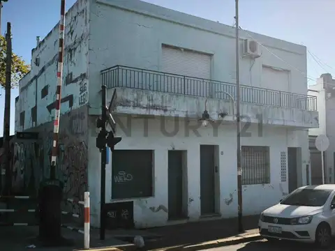 OPORTUNIDAD PARA INVERSORES - PROPIEDAD MULTIFAMILIAR APTO CRÉDITO