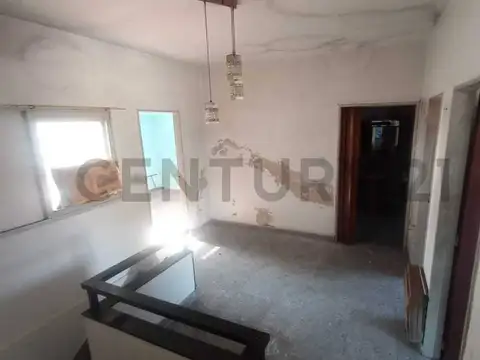 Departamento 9 ambientes con 2 baños
