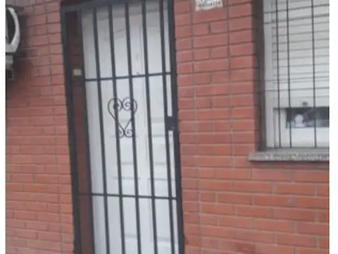 Casa 3 Ambientes con cochera, quincho jardin   y pileta SAN ANDRES  con renta