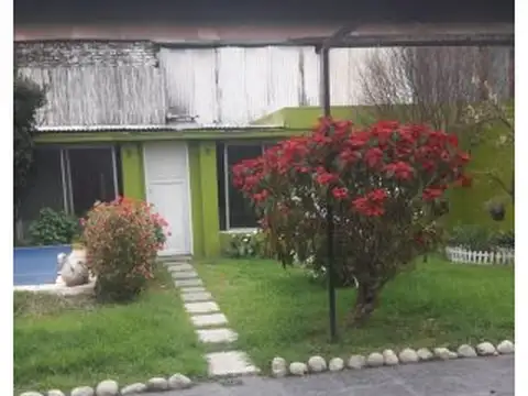 Casa 3 Ambientes con cochera, quincho jardin   y pileta SAN ANDRES  con renta