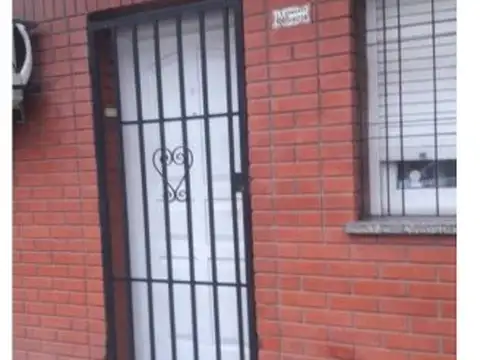 Casa 3 Ambientes con cochera, quincho jardin   y pileta SAN ANDRES  con renta