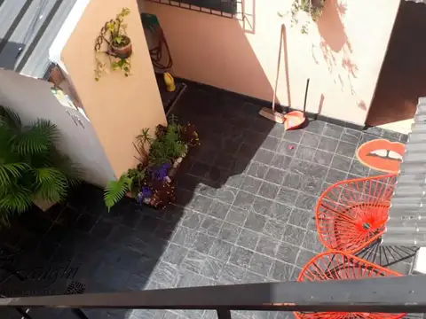 Depto Tipo Casa 3 ambientes con 2 baños