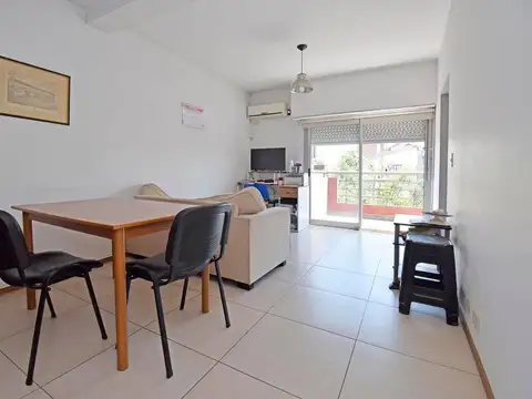 Venta Depto 2 amb con balcón terraza en Parque Patricios