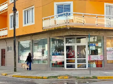 EXCELENTE LOCAL DE 120 m2 MAS GALPON