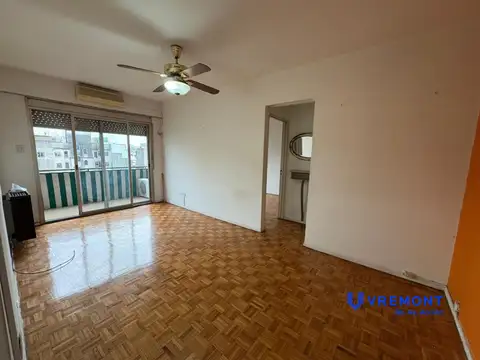 Alquiler de departamento 2 ambientes con balcón al frente en el barrio de Congreso!