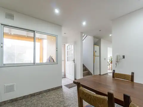Depto Tipo Casa 3 ambientes con 2 baños