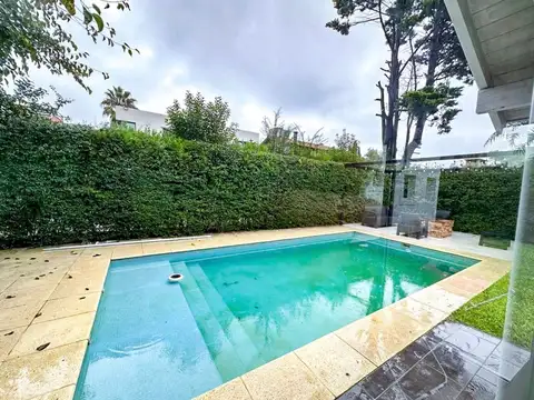 Casa en venta con parque y pileta Country Venado