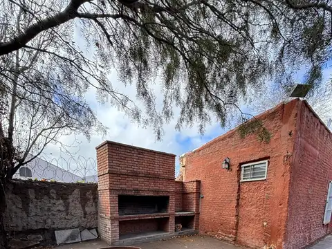 Casa En Alquiler - Apta destino comercial Comercial - Capital San Juan