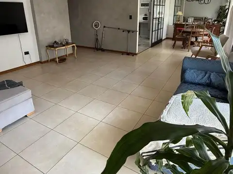 Departamento en alquiler en Vicente Lopez Vias / Rio