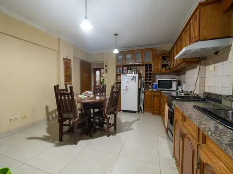 Departamento 5 ambientes con 2 baños