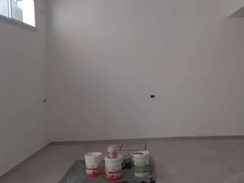 Local en Venta Via Púb.