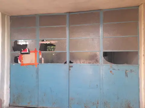 DEPÓSITO 65 M2 MÁS 86 M2 DESCUBIERTOS, TOTAL 151 M2. LLORENTE AL 100 AVELLANEDA.