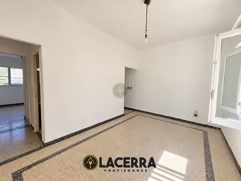 Depto Tipo Casa en Alquiler de 4 ambientes