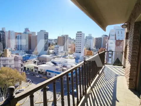 VENTA PISO CENTRICO 4 DORMITORIOS NEUQUEN COCHERA