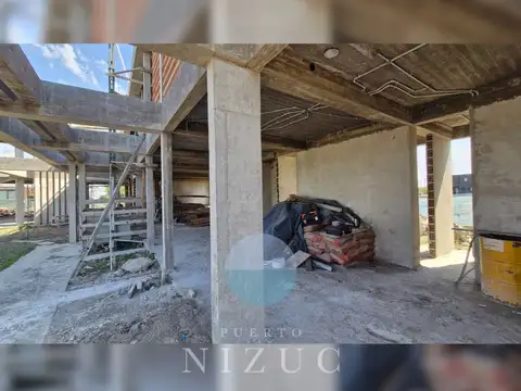 Casa 6 ambientes con 5 baños