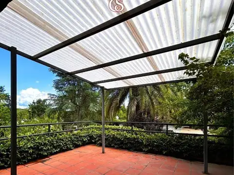 Casa en Venta con 6 cocheras