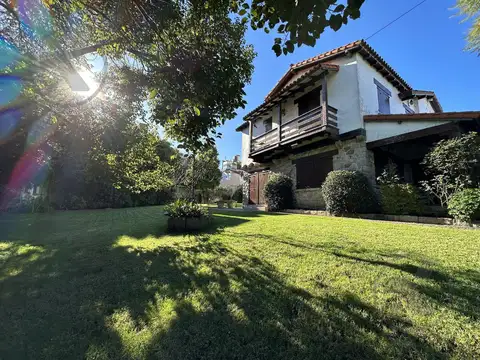 VENTA | CHALET  ESTILO MAR DEL PLATA | BARRIO STELLA MARIS |