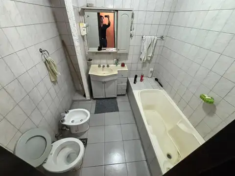 Casa dos dormitorios y cochera