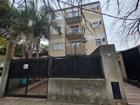 En Venta en Palomar Departamento de 2 Ambientes con Balcon Corrido F: 11121