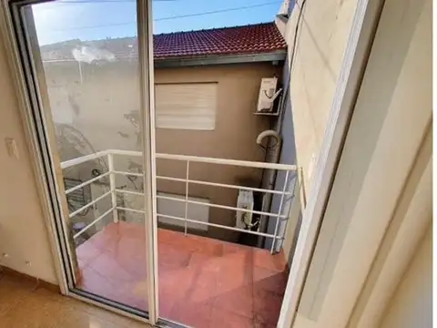 Depto Tipo Casa en Venta en Floresta, USD 107.000