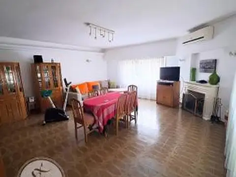 Depto Tipo Casa en Venta con 1
