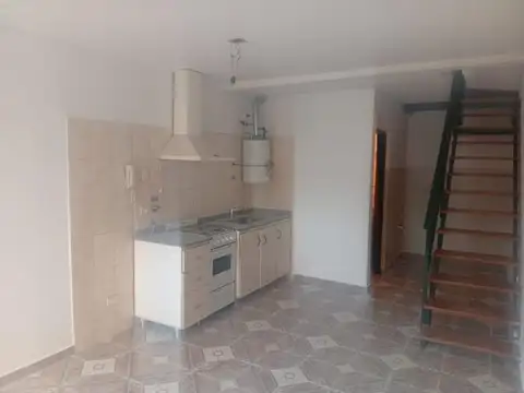 Departamento en Alquiler en Billinghurst, $ 380.000