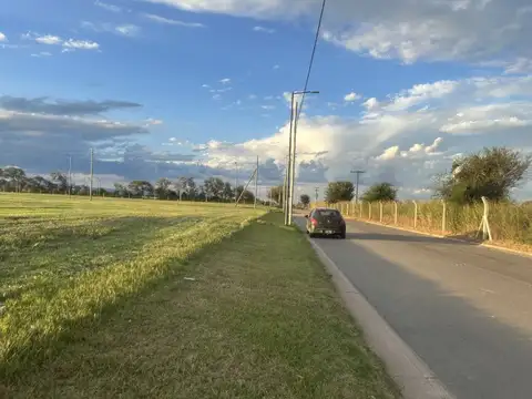 VENTA LOTE EN CUESTAS DE MANANTIALES 250 M2, TOMO DPTO EN PARTE DE PAGO