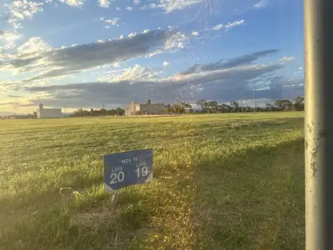 VENTA LOTE EN CUESTAS DE MANANTIALES 250 M2, TOMO DPTO EN PARTE DE PAGO