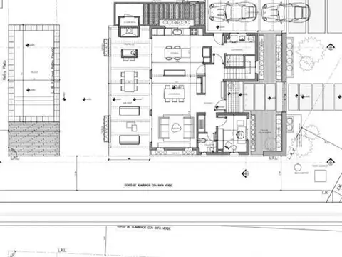 Casa en Venta con 4 cocheras