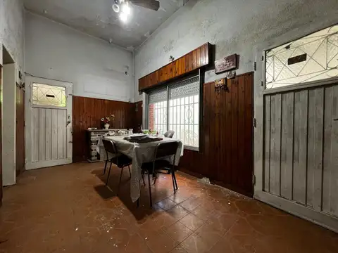 Casa 3 Amb a Refaccionar Amplio Parque MataderosPr