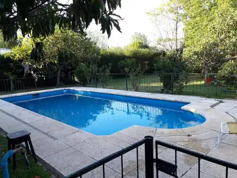 CASAQUINTA EN ESPECTACULAR UBICACION A METROS DEL ACCESO OESTE