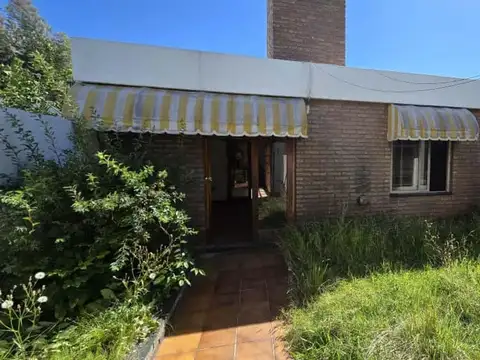 Casa 6 ambientes con 4 baños