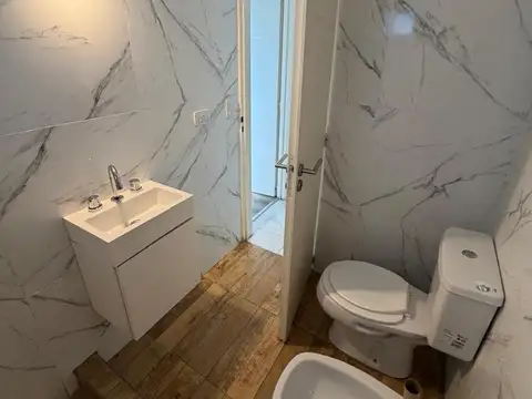2 ambientes de calidad con balcón