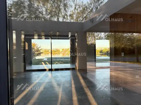 Casa 6 ambientes con 6 baños