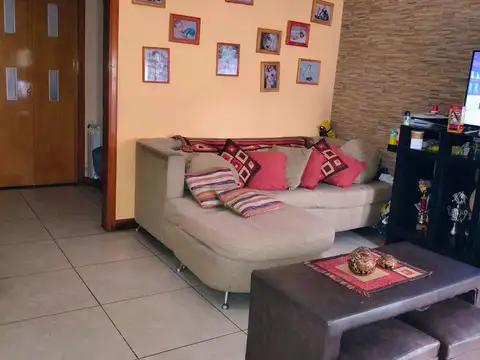 Depto Tipo Casa en Venta con 1 cocheras