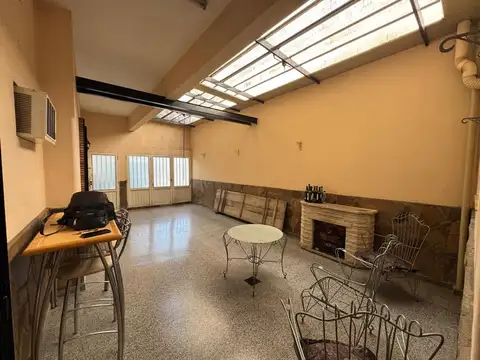 Casa 4 ambientes con 1 baño